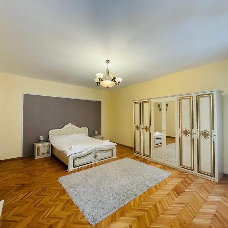 Londof Schei Apartments - Downtown Braşov Dış mekan fotoğraf