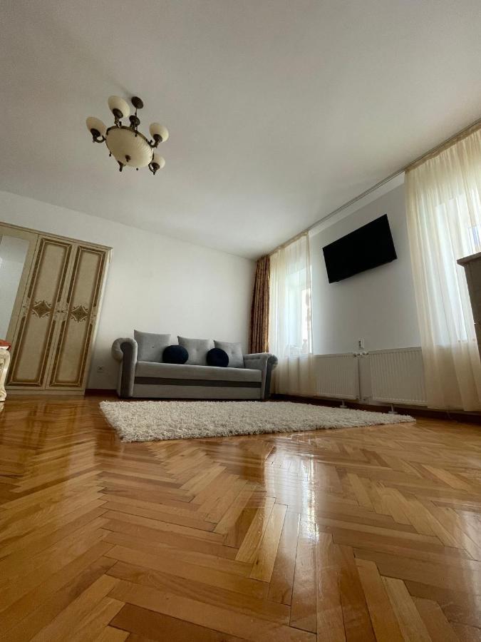 Londof Schei Apartments - Downtown Braşov Dış mekan fotoğraf