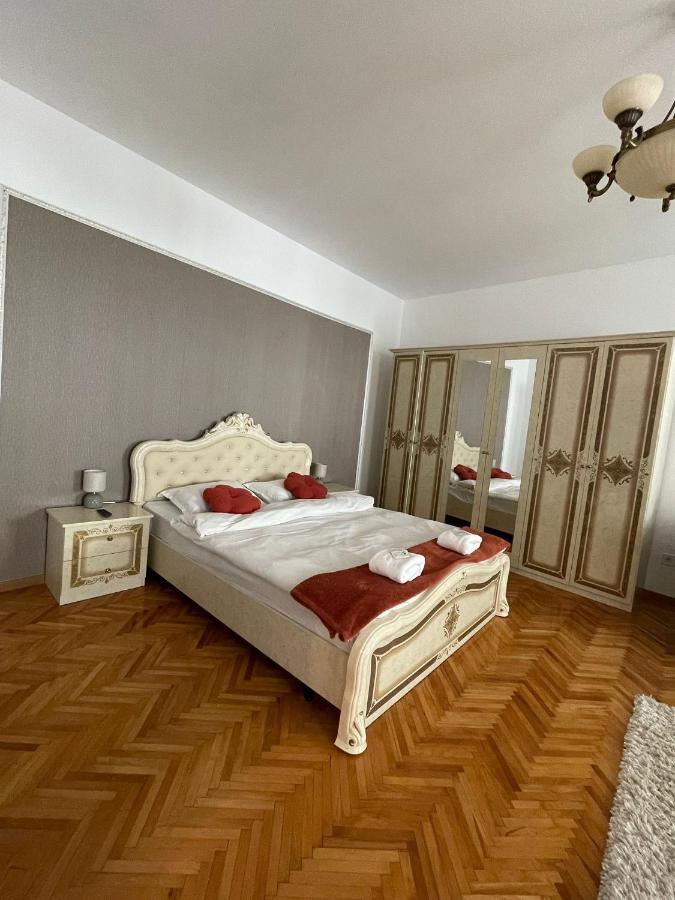Londof Schei Apartments - Downtown Braşov Dış mekan fotoğraf